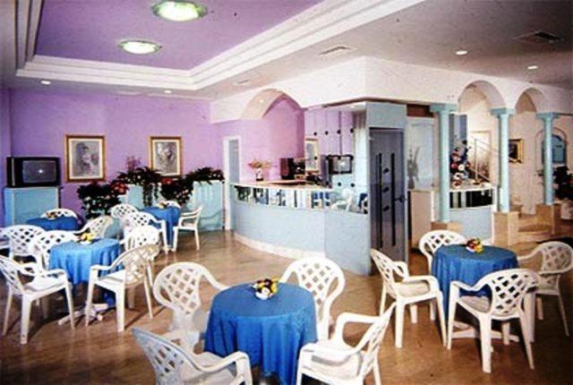 Hotel Bellavista-Olympic Римини Екстериор снимка