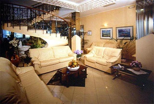 Hotel Bellavista-Olympic Римини Екстериор снимка