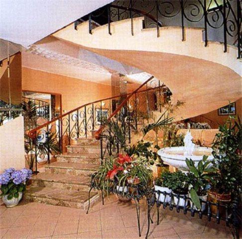 Hotel Bellavista-Olympic Римини Екстериор снимка