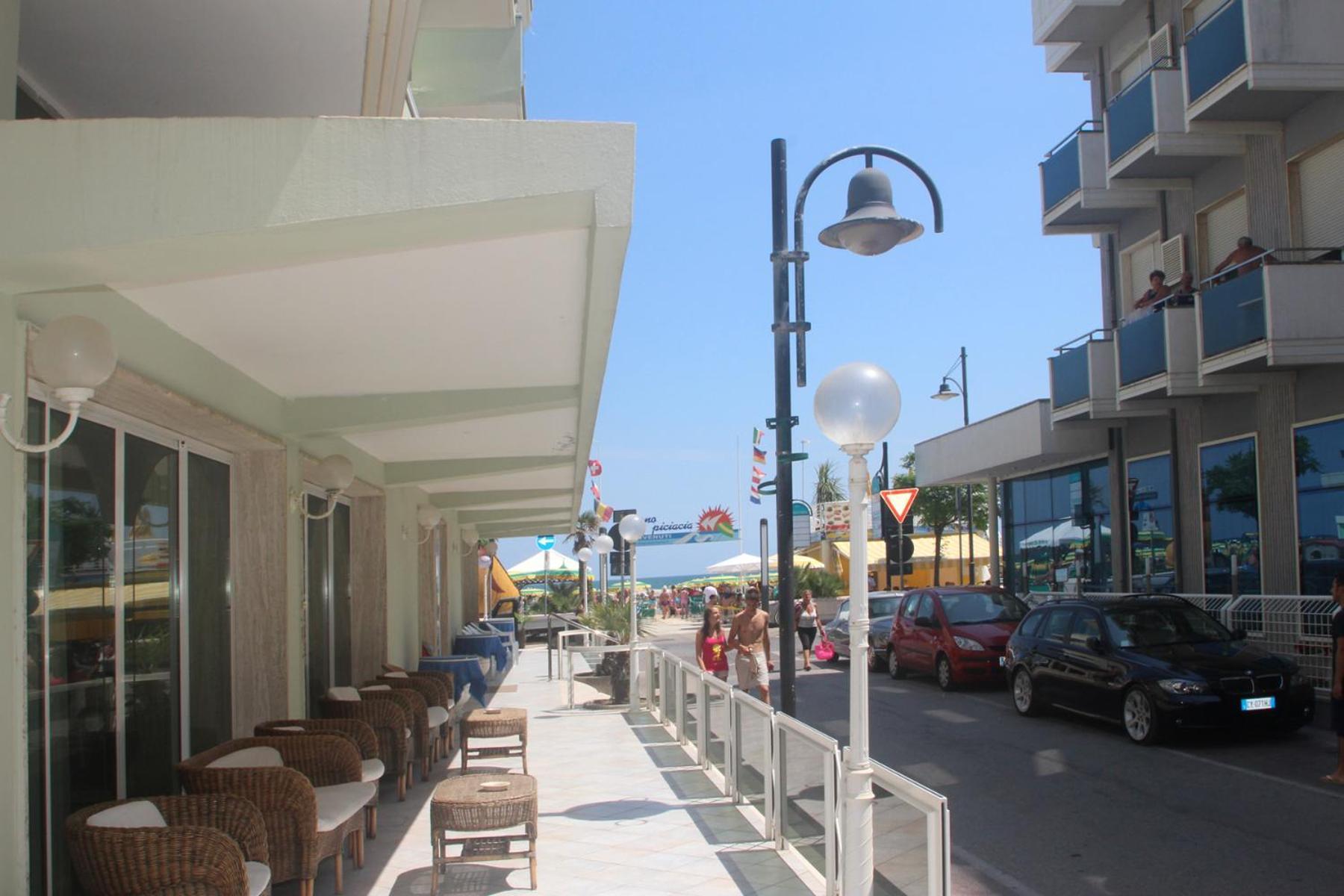 Hotel Bellavista-Olympic Римини Екстериор снимка